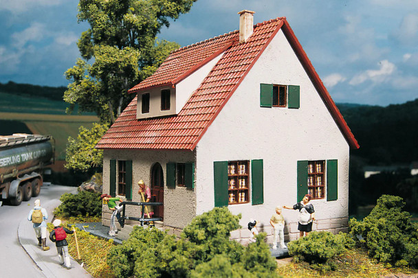 Piko 61826 - House  - HO Scale Kit