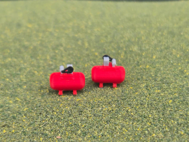 Under Construction Replicas 87-0038R - Small Shop Compressor *2 Pack* - Red  - HO Scale