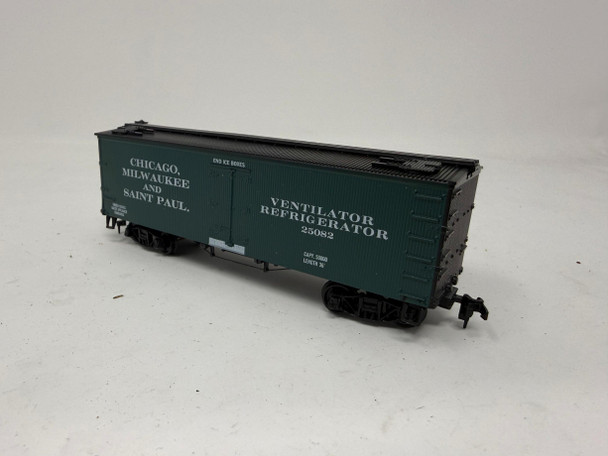 Pre-Owned: Roundhouse Beer Car Milwaukee Road (MILW)  - HO Scale