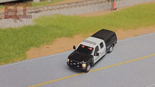 East Coast Circuits 2024-05D - Ford F-350 Crew Cab Pickup Black & White Police (Deluxe Lighting Package)  - HO Scale