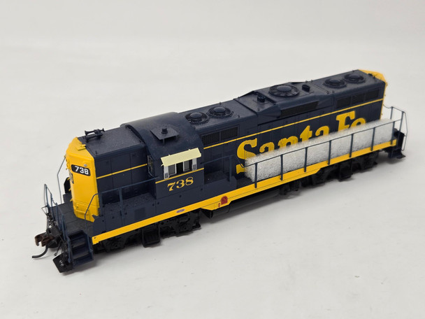 Pre-Owned: Athearn Genesis GP9 Phase II Locomotive (DC Silent) Atchison, Topeka and Santa Fe (ATSF) 738 - HO Scale