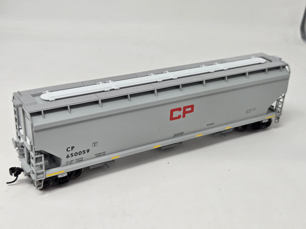 Pre-Owned: Walthers Mainline 60' NSC 5150 3-Bay Covered Hopper Canadian Pacific (CP) 650059 - HO Scale