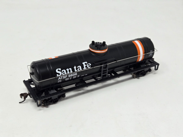 Pre-Owned: Walthers Trainline Santa Fe Tank Car Atchison, Topeka and Santa Fe (ATSF) 98016 - HO Scale