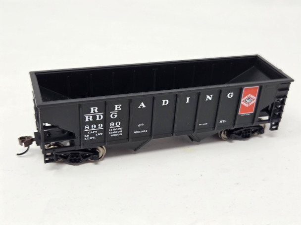 Pre-Owned: Walthers Trainline Two-Bay Hopper Reading (RDG) 89990 - HO Scale