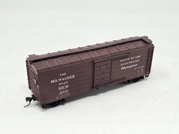 Pre-Owned: Roundhouse 40' Boxcar The Milaukee Road 18455 - HO Scale