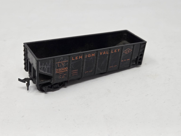 Pre-Owned:  2-Bay Hopper (only 1 truck and horn hooks) LV 25000 - HO Scale