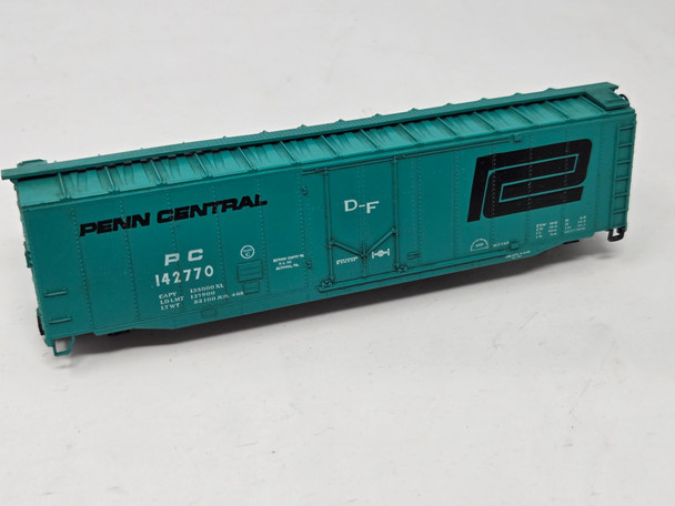 Pre-Owned: Athearn 50' Box Car (shell only) Penn Central 142770 - HO Scale
