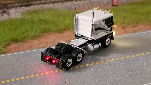 East Coast Circuits 2025-15 - 1978 Ford CLT 9000 - White & Silver  - HO Scale