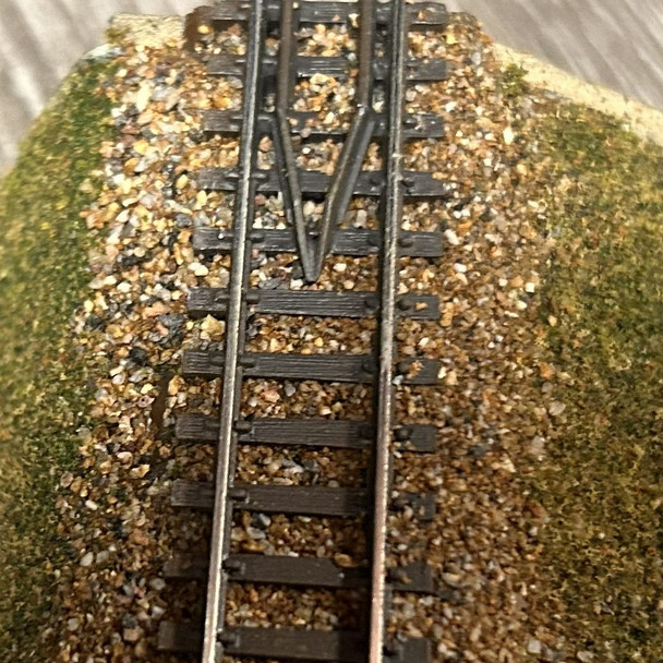 Jackson Railcar N62036 - Bridge Guard Rail Entry Section (8 pck)  - N Scale