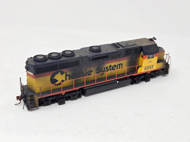 Pre-Owned: Atlas EMD GP40 (heavily weathered) (DCC and Sound) CSX (CSXT) Patched Chessie #6555 - HO Scale