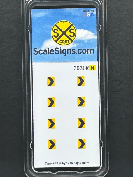 ScaleSigns N-3000-030-R - Chevron Alignment Right Signs (8)  - N Scale
