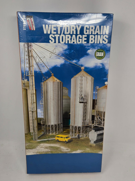 Pre-Owned: Walthers Cornerstone Wet/Dry Grain Storage Bins  - HO Scale Kit