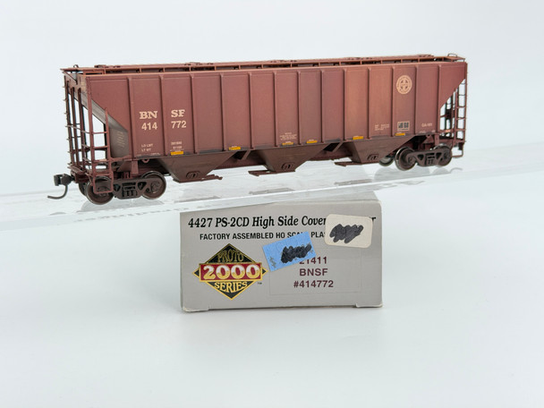 Pre-Owned: Proto 2000 4427 PS-2CD High side Covered Hopper (weathered) BNSF 415772 - HO Scale