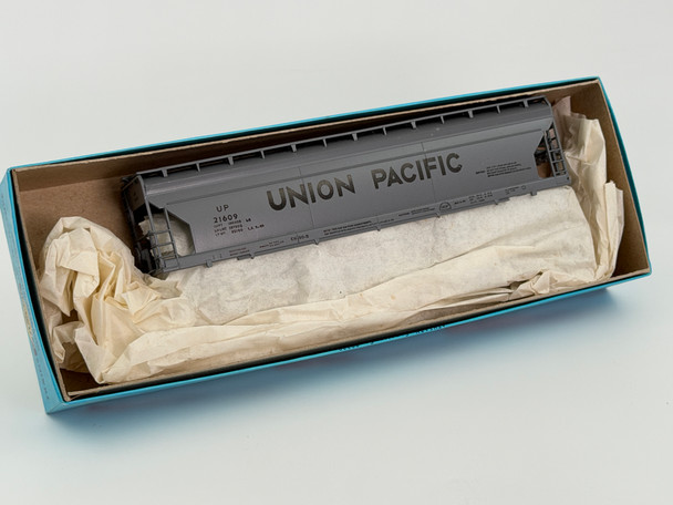 Pre-Owned: Athearn 55’ Covered Hopper Union Pacific 21609 - HO Scale