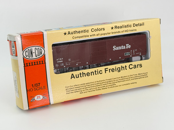 Pre-Owned: Con Cor 60’ Single Door Auto Parts Car kit Santa Fe 37806 - HO Scale