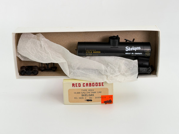 Pre-Owned: Red Caboose Type 103W 10,000 Gallon Tank Car kit UTLX 85341 - HO Scale