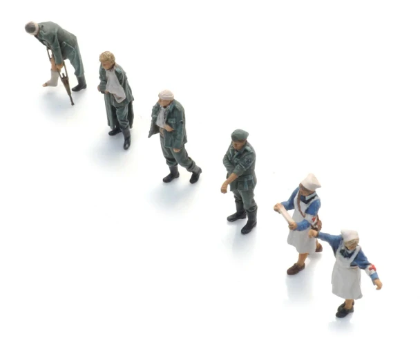 Artitec 5870112 - German WWII wounded soldiers + nurse  - HO Scale