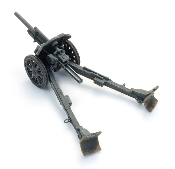 Artitec 6870744 - German WWII 10,5cm Light Howitzer 18 grey in position  - HO Scale