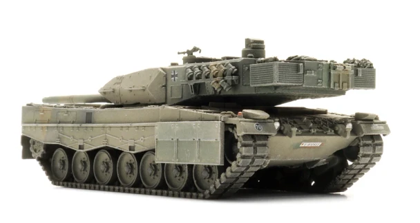 Artitec 6870676 - Post WWII German Leopard 2A6 Train Load  - HO Scale
