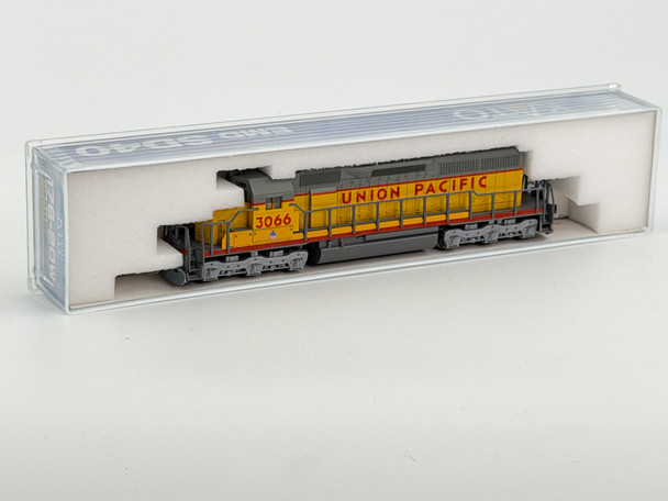 Pre-Owned: Kato SD40, Kadee Couplers both ends Union Pacific 3066 - N Scale