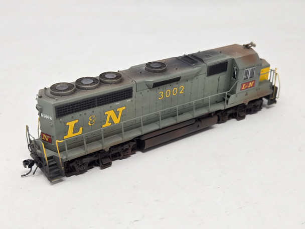 Pre-Owned: Atlas EMD GP40 (weathered) (DCC and Sound) Louisville & Nashville (L&N) 3002 - HO Scale