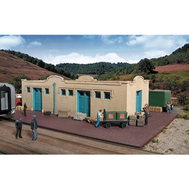 Walthers Cornerstone 933-2921 - Mission style frt house   - HO Scale