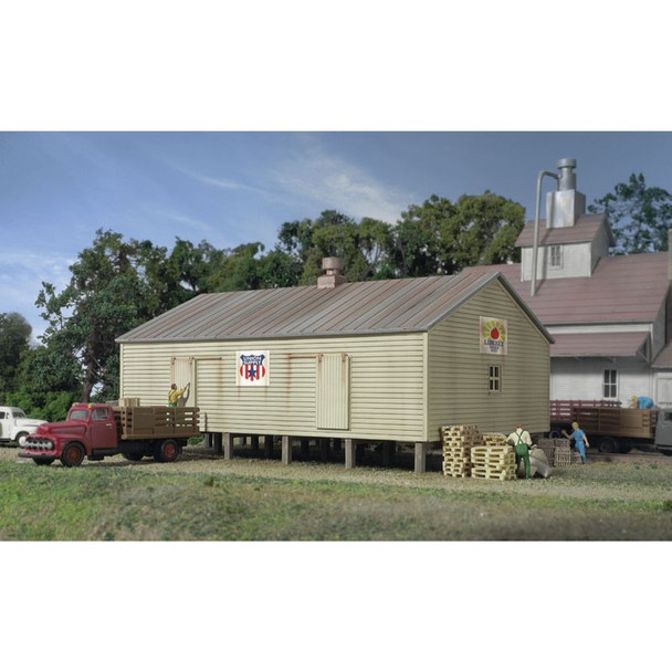 Walthers Cornerstone 933-3230 - COOP Storage Shed Kit   - N Scale