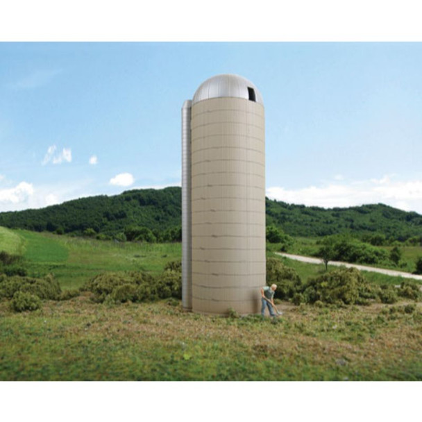 Walthers Cornerstone 933-3332 - Rural Concrete-Style Silo   - HO Scale