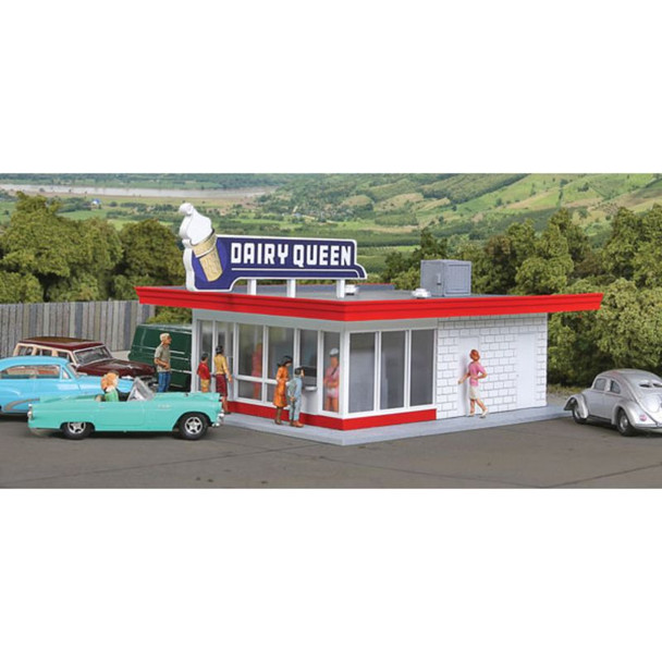 Walthers Cornerstone 933-3484 - Vintage Dairy Queen Kit   - HO Scale