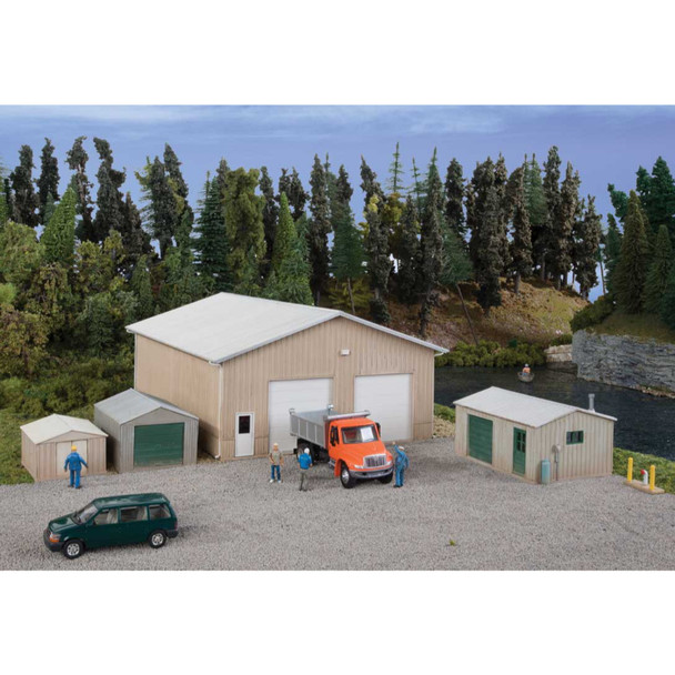 Walthers 933-4125 - Pole Barn & Sheds - SAet of4 Bldgs    - HO Scale Kit