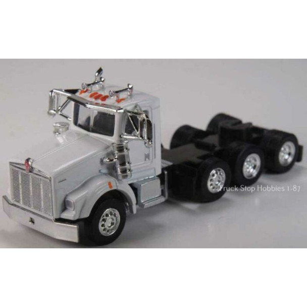 Herpa Models 410673 - Kenworth T800 4-Axle Day-Cab Tractor Only 2 Pack - Assembled -- White  - HO Scale