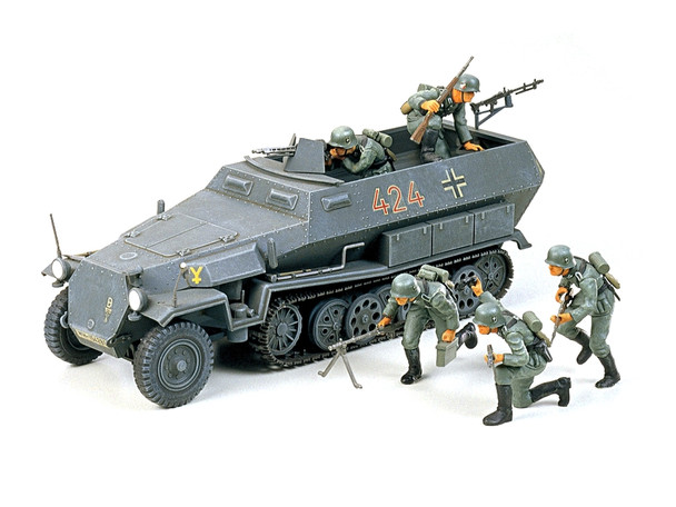 Tamiya 35020 - German Hanomag Sdkfz 251/1 Kit Germany  - 1:35 Scale Kit