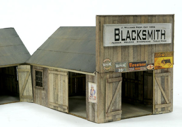 Banta Modelworks 2125 - Black Smith/ Carpentry Shop  - HO Scale Kit