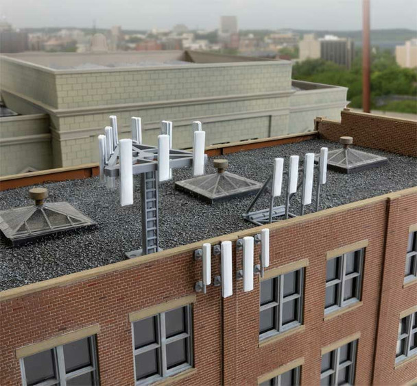 Walthers SceneMaster 949-4195 - Mounted Communication Antenna Array - HO Scale Kit