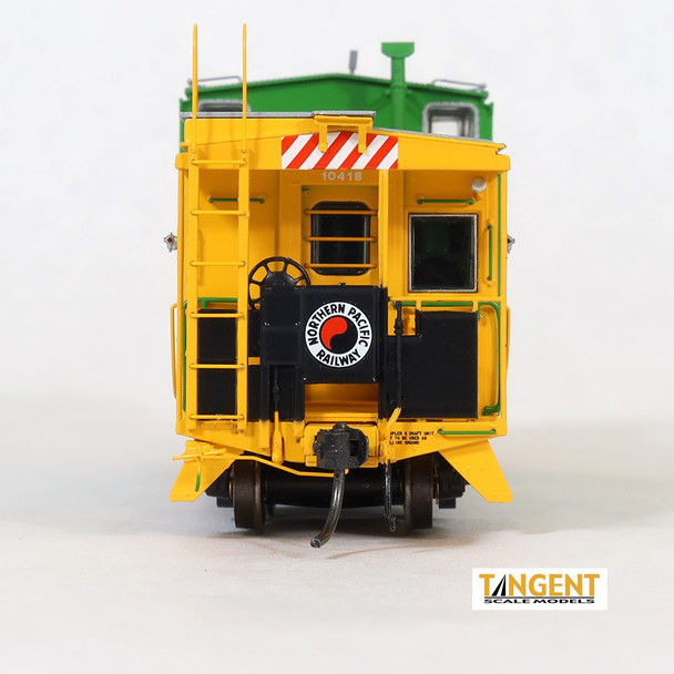 Tangent Scale Models 60310-01 - International Wide-Vision Caboose Northern Pacific (NP) 10409  - HO Scale