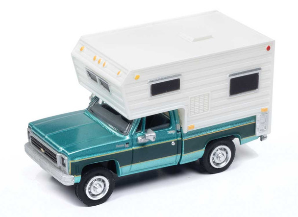 Classic Metal Works 30672 - 1977 Chevrolet Fleetside Camper Pickup Truck - Assembled - Light Green Poly, Dark Green  - HO Scale