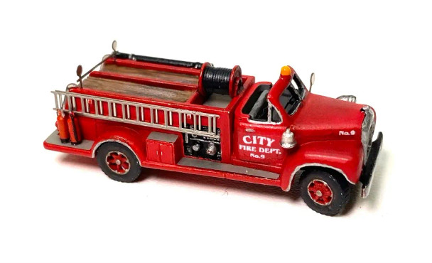 Showcase Miniatures 159 - Mack B Firetruck with Open Cab  - N Scale Kit