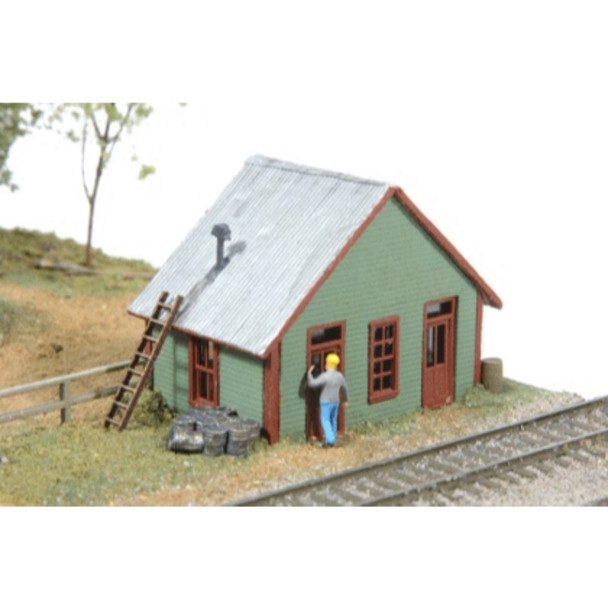 JL Innovative 450 - N - East Junction Yard Office    - N Scale Kit