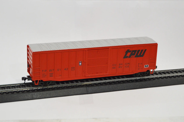 Value Trains USA HO10099-70146 - ACF 50'6" Boxcar TP&W Cushion Service Scheme Toledo, Peoria and Western (TPW) 70146 - HO Scale
