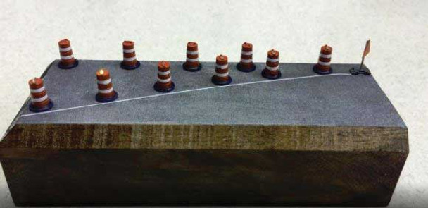 East Coast Circuits 9504 - Lighted Traffic Barrels (6)  - HO Scale
