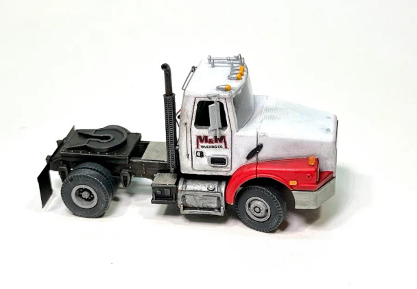 Showcase Miniatures 3022 - Volvo/White WG Single Axle Tractor  - HO Scale Kit