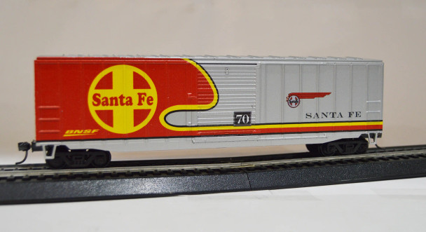 Value Trains USA HO10207 - ACF 50'6" Boxcar BNSF 70 Santa Fe Heritage Scheme - HO Scale