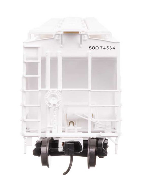 Walthers Mainline 910-49074 - 57' Trinity 4750 3-Bay Covered Hopper Soo Line (SOO) 74552 - HO Scale
