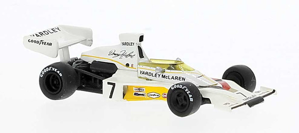Brekina 22954 - 1975 McLaren M23D Denni Hulme #7 Yardley  - HO Scale