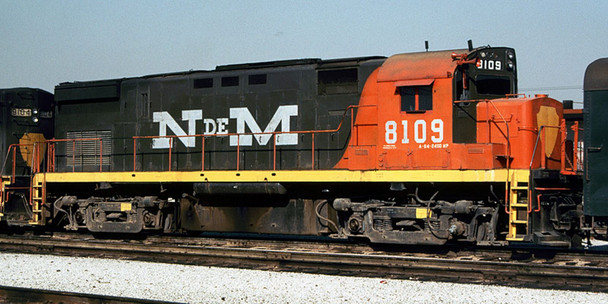 PRE-ORDER: Rapido 45529 - MLW C-424 (DCC and Sound) National of Mexico (NdeM) 8108 - HO Scale