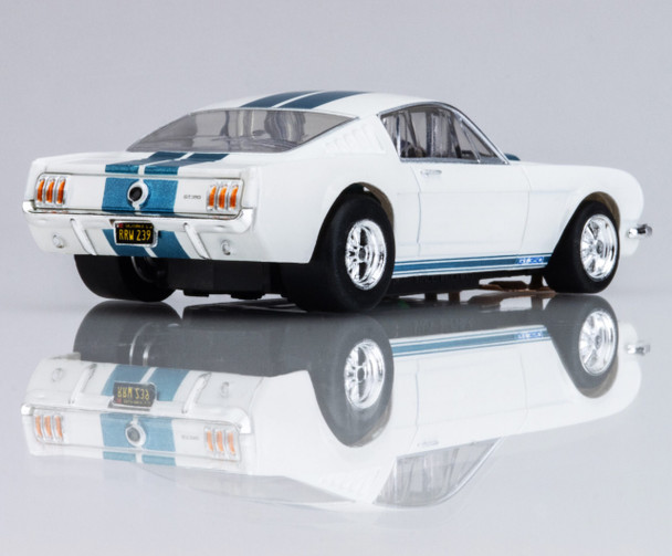 AFX Racing 22068 - Shelby GT350 Wht/Blu  - HO Scale