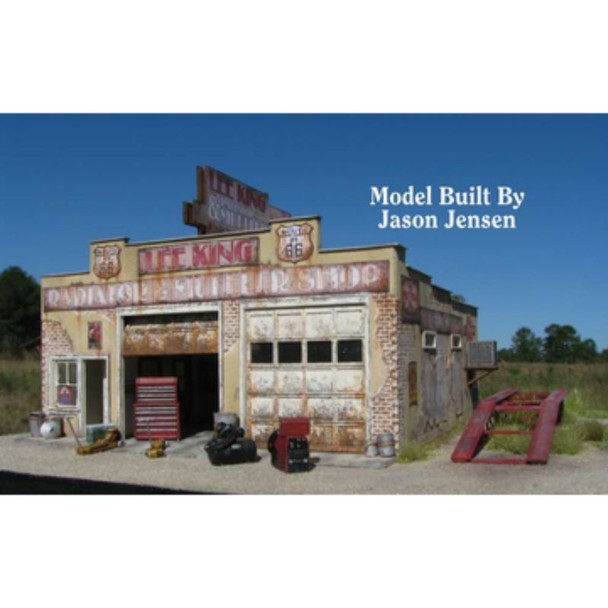 Showcase Miniatures 2016 - Route 66 Series Lee King Radiator and Muffler   - HO Scale Kit