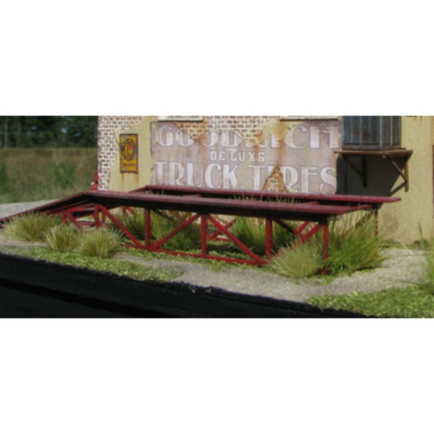 Showcase Miniatures 2334 - Automovile Service Ramp   - HO Scale Kit