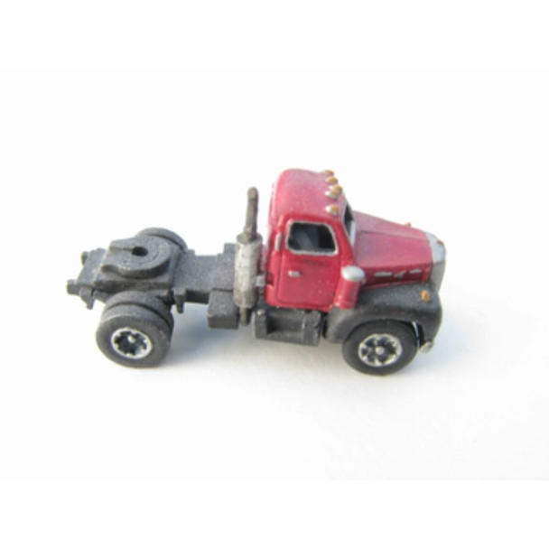 Showcase Miniatures 27 - 1953-66 Single Axle (Bulldog Model B) Tractor   - N Scale Kit
