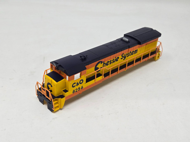 Pre-Owned:  GE B30-7 (SHELL ONLY) Chessie Systems 8256 - HO Scale